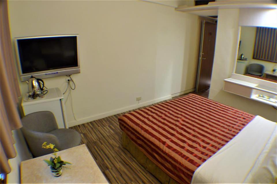 Lo Fo Hotel Taichung Bagian luar foto