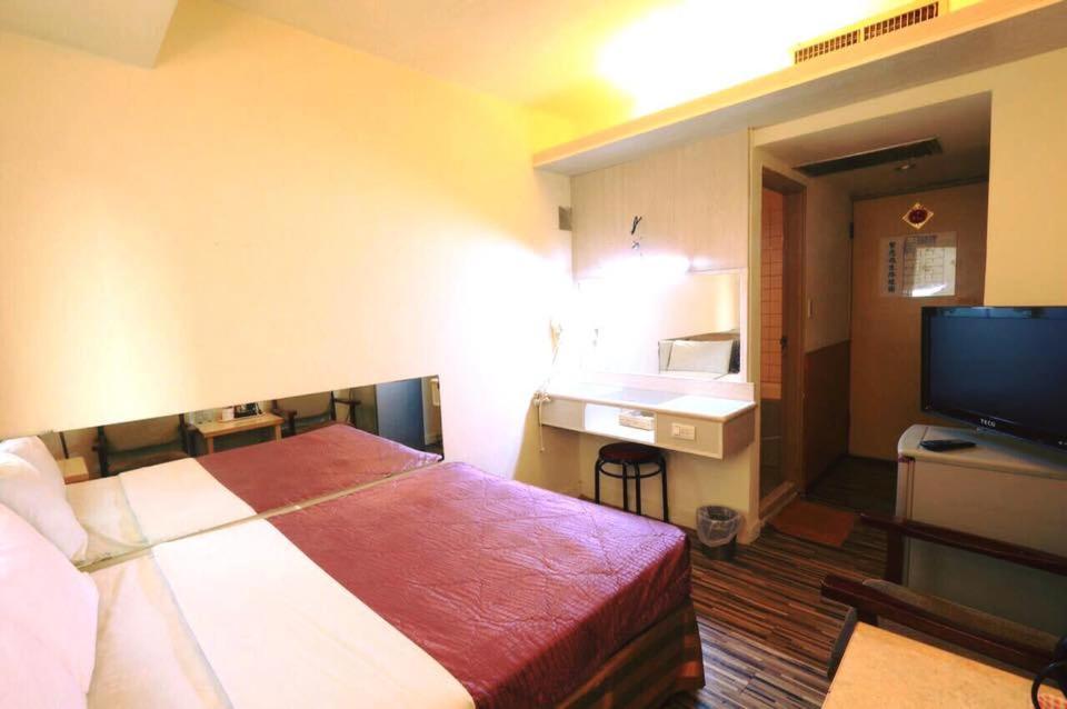 Lo Fo Hotel Taichung Bagian luar foto