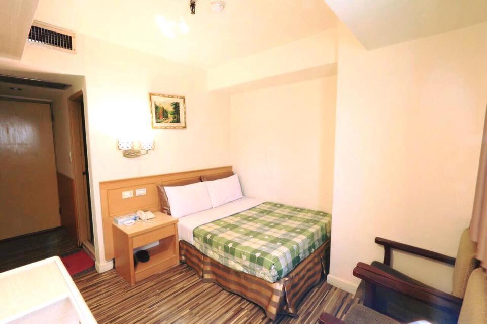 Lo Fo Hotel Taichung Bagian luar foto