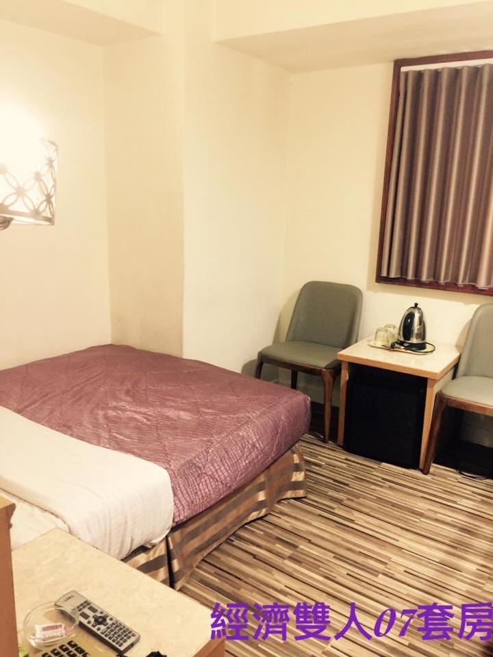 Lo Fo Hotel Taichung Bagian luar foto