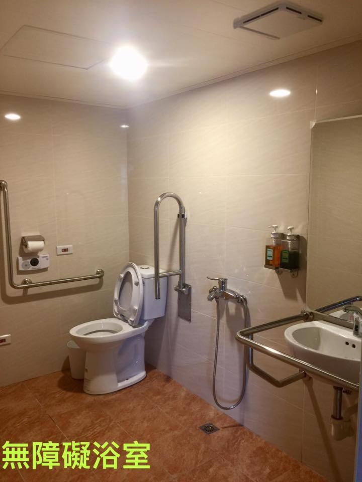 Lo Fo Hotel Taichung Bagian luar foto