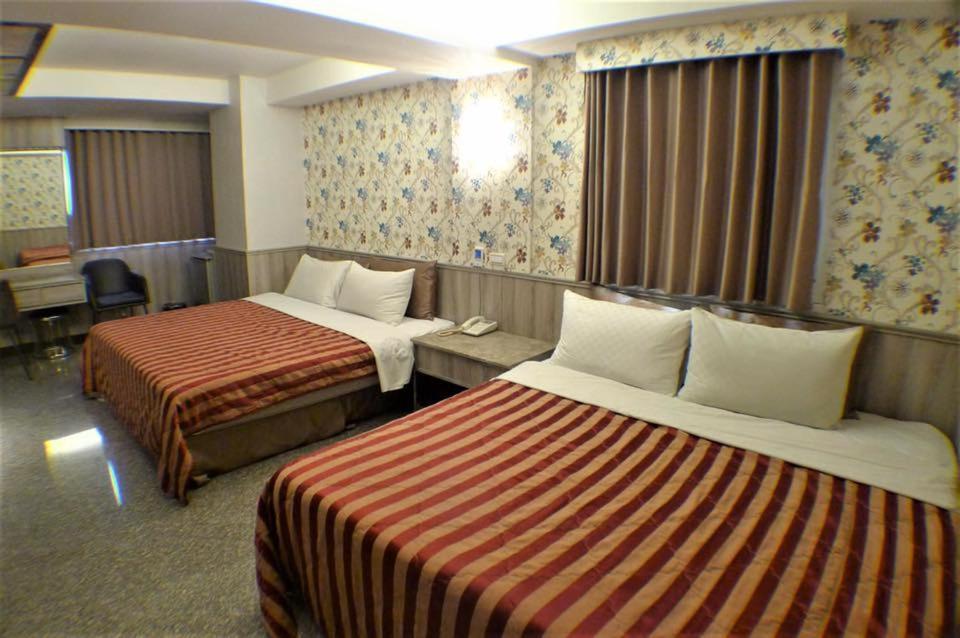 Lo Fo Hotel Taichung Bagian luar foto